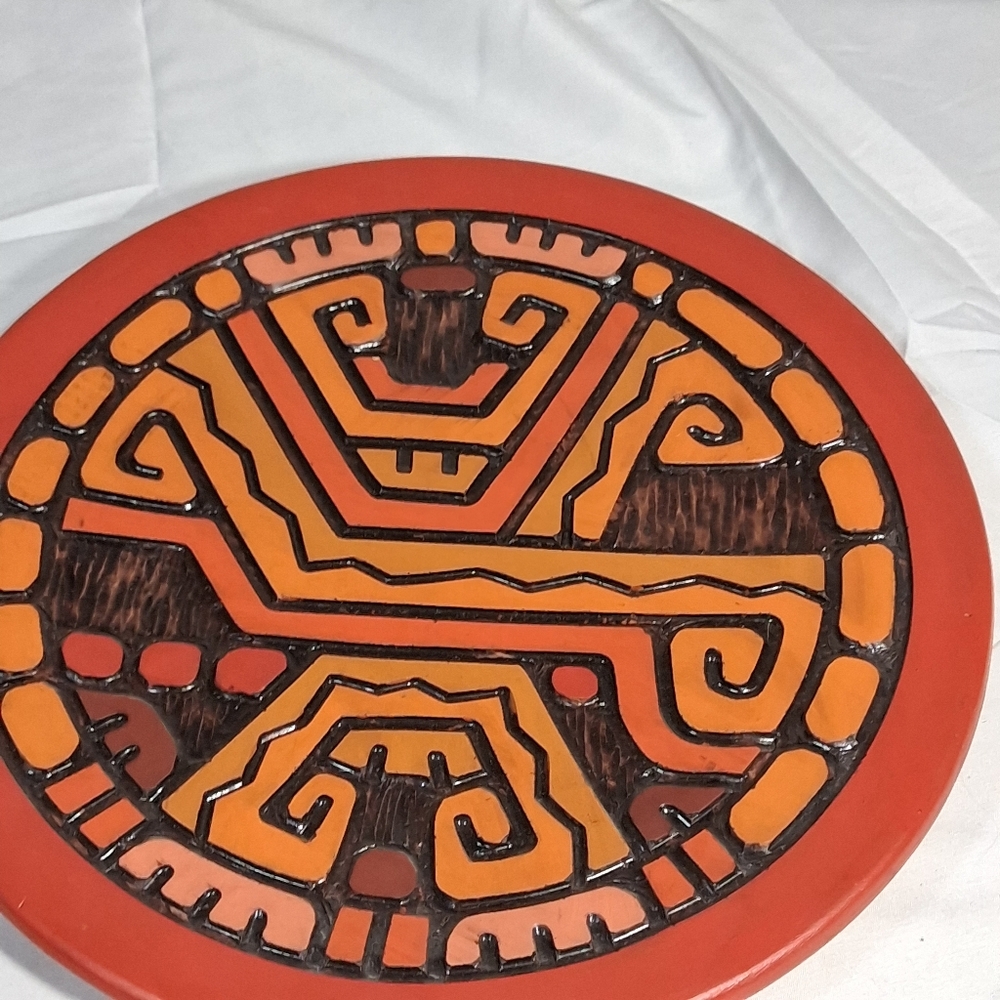 Grillo Paraguayan Earthenware Collectible Pottery Plate or Wall-hanging - Picture 3 of 9